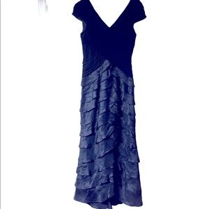 🌹Sophisticated navy blue evening gown size 10🌹